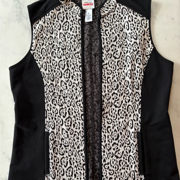 Ruby Rd lightweight vest - Picture 2 of 3